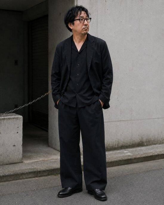 同じユニクロでも…ダサく見える人の「NG着こなし」4選。中年男性が陥りがちな“サイズ選びの罠”