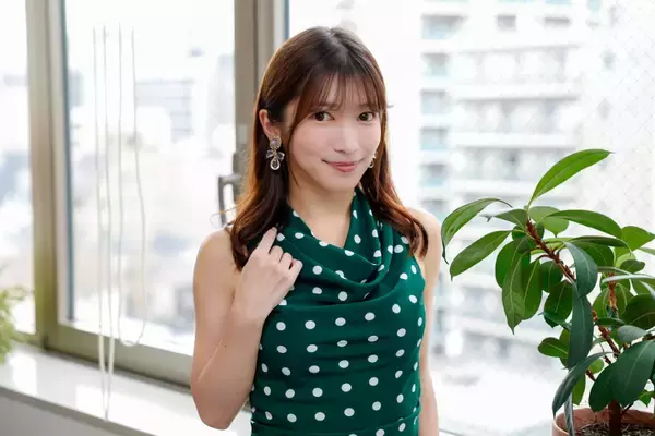 「「セクシー女優という職業がなければ、私はいなかった」6歳で子役デビューした女性が明かす壮絶な半生。“枕”の誘い、洗脳被害も」の画像