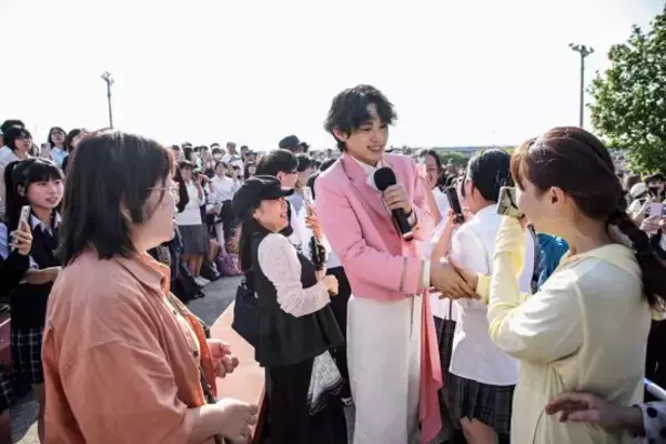 「“平均年齢33歳の新人アイドル”モナキのメンバーが語った“セカンドチャンス”の覚悟「会社員に戻りたいとは思わない」」の画像