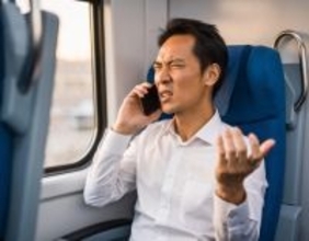 「ふざけるな！」新幹線で“大声通話”を止めないサラリーマン。数分後、「申し訳ありません」と小さな声で謝ったワケ