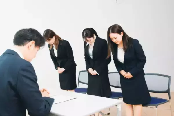 「会社辞めるってよ」新入社員の男女が衝撃の同時退職！ 職場ア然、行動力がスゴすぎた1年の全貌――仰天ニュース特報
