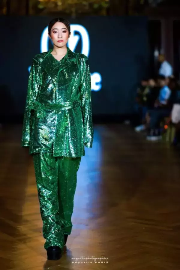 「「全裸以上の恥ずかしい事態に」35歳の現役グラドルがパリコレに出演してみたら――仰天ニュース特報」の画像