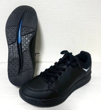 中年がヒザを壊してしまう靴。「格安品も高級品もNG」その特徴とは