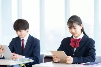 「悲しいの類義語は？」→「ぴえん」現役高校生の“語彙力不足”に国語講師が危機感を抱くワケ。「自分が何を考えてるかわからない」