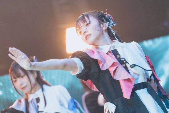 慶應卒の女性が広告代理店を辞めてまでアイドルを目指したワケ。名門校に合格し、沖縄から東京に「家族で移住」した経験も