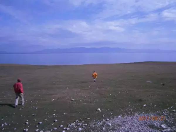 「「家のご飯が保育園と全然違った」新疆ルーツの女性YouTuberが明かす“幼少期の記憶”」の画像