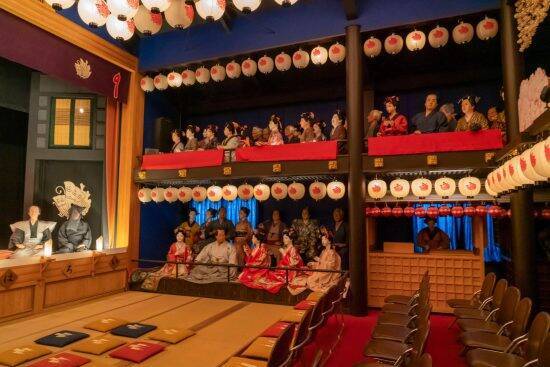 観客150人全員が“人形”…「入浴中の全裸女性」まで再現した、愛知の知られざる異空間