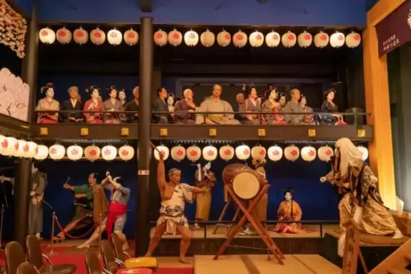 「観客150人全員が“人形”…「入浴中の全裸女性」まで再現した、愛知の知られざる異空間」の画像