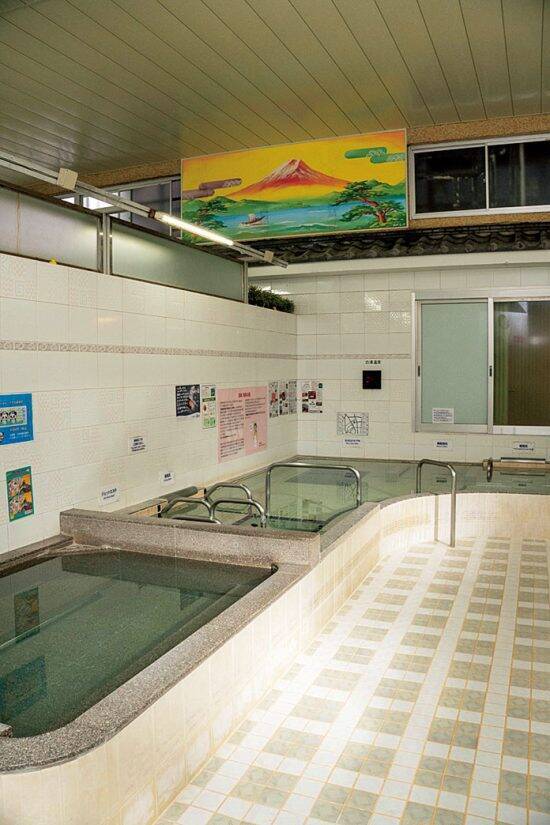 町の銭湯が「全国から人が訪れる人気施設」に…縮小する業界で勝ち残った3代目の決断
