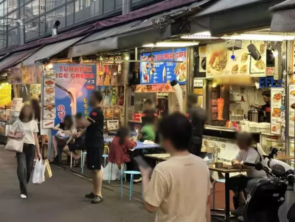 「上野アメ横の“一斉摘発”から3ヵ月も…警告に従わない店舗が後を絶たず「路上営業がなくならない」理由【現地レポート】」の画像