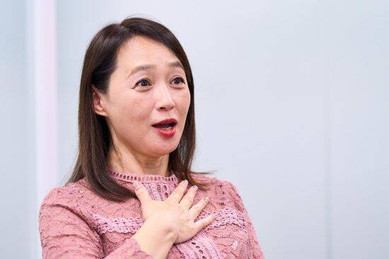 「普通の主婦」が50歳でセクシー女優になったワケ。夫婦仲はいいけれど…「原因の1つだった」夫との関係性とは