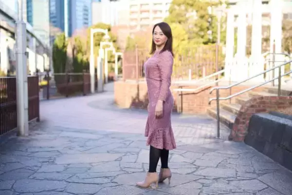 「「普通の主婦」が50歳でセクシー女優になったワケ。夫婦仲はいいけれど…「原因の1つだった」夫との関係性とは」の画像