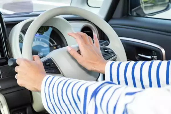 「赤ちゃん」を乗せながらあおり運転に及んだ母親の呆れた言い訳。駐車場で土下座謝罪に至るまで