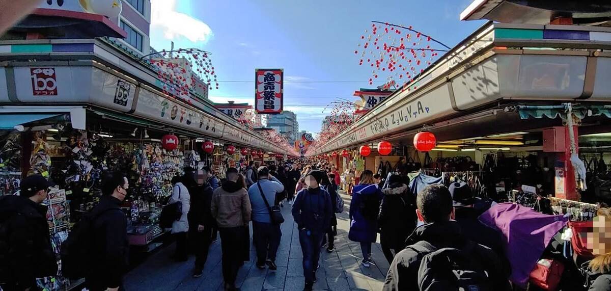 「偶然、面白いものを見つけるのが好き」アメリカ人男性が日本の街歩きで気づいた“意外なこと”