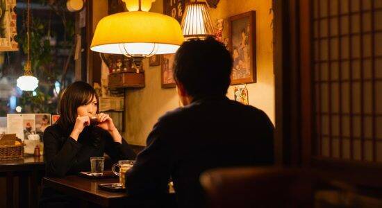 20代女性の「年上好き」を誤解してアタック…モテない中高年男性が陥る“痛すぎる勘違い”