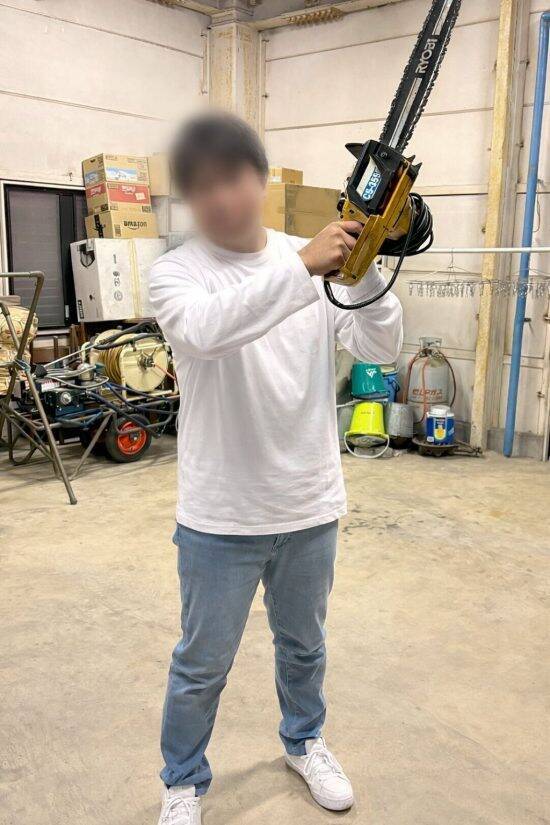 サウナ、焚き火の次はチェンソー？ 都会の会社員が“轟音と振動の快感”にハマる理由