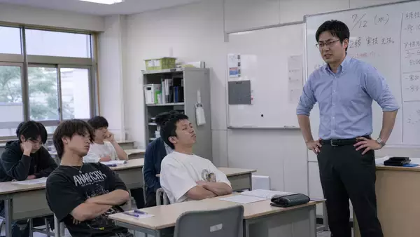 「「店員さんに謝れよ！」弁当屋のレジで小銭を投げつける横柄な大学生をサラリーマンの常連客が一喝。思わぬ展開に…“お客様は神様です”の時代は終わったのかも」の画像