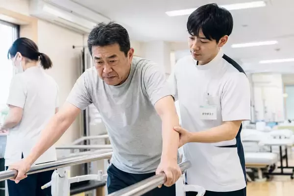「53歳で早期退職した男性が「会社に残るべきだった」と心底後悔した理由。独立当初は順調だったが、思わぬ落とし穴が…／脳血管疾患の平均入院日数は68.9日。フリーランスが直面する現実」の画像