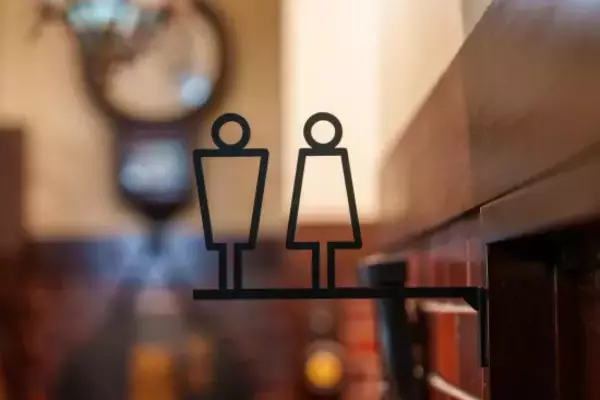 職場が外国人観光客の“無料トイレスポット”扱いになった女性の嘆き「同じ人が1日に5回も…」――仰天ニュース特報