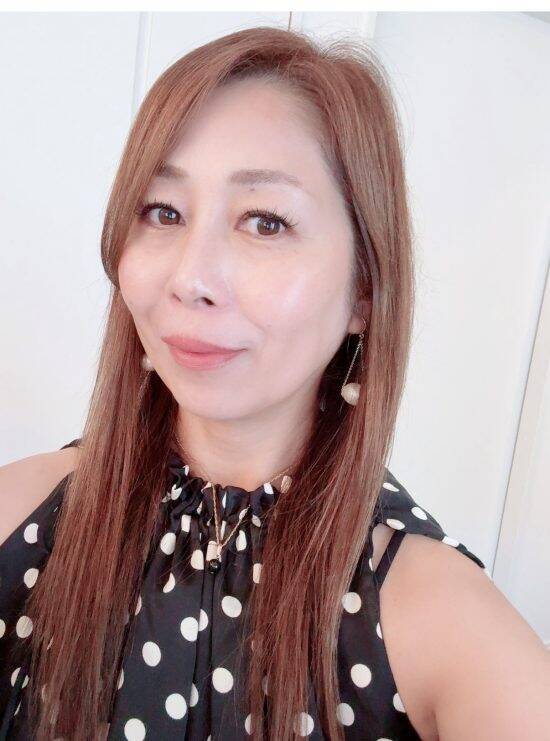 「妻は54歳、夫は33歳」“同級生のお母さん”とまさかの年の差婚。「普通の結婚をしてほしい」大反対の両親を納得させた意外な方法
