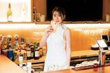 「「母親は伝説のロック歌手」27歳娘が港区でバー店主に。会社を3日でクビ、整形に400万円かけた“破天荒人生”を告白」の画像1