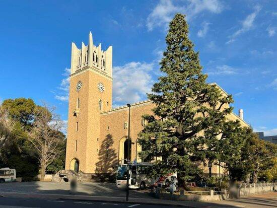 高田馬場｢駅前不法占拠｣がついに解体。“謎の激シブ店舗群”が現在は｢ただの壁｣に…むしろ「なぜ令和まで生き残れたのか」背景に迫る