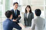 「【大人のいじめ】「君以外はミーティングだから」新入社員を毎日ハブる“陰湿上司”。ハラスメント窓口への通報で発覚した「呆れた動機」」の画像3