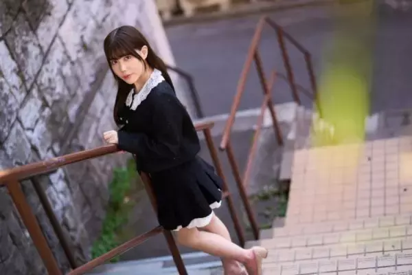 「セクシー女優になった元アイドルの波乱万丈な人生。病院の秘書時代「院長に足を舐められた」壮絶セクハラも告白」の画像