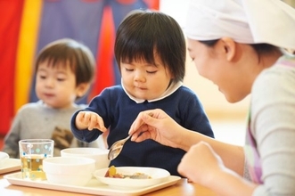 「女児の股の間を覗き込む男がいた」さらには横領、窃盗まで…子ども食堂の運営者が怒りの告発。宣伝目的の政治家にも「釈然としない」