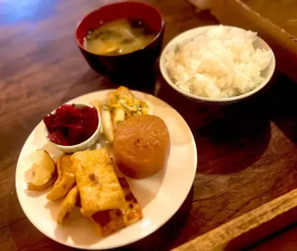 「「女児の股の間を覗き込む男がいた」さらには横領、窃盗まで…子ども食堂の運営者が怒りの告発。宣伝目的の政治家にも「釈然としない」」の画像