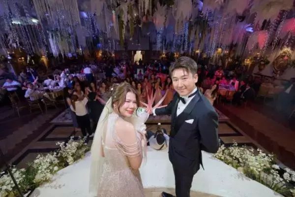 「11歳下のタイ人女性と国際結婚した日本人男性が、現地で居酒屋を経営するまで「外までお客さんを見送りに出ると、彼女がいて…」」の画像