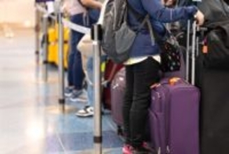 新幹線で「動画を大音量で再生する」外国人観光客に、年配の男性が放った“迫力のある一言”――年末年始ベスト