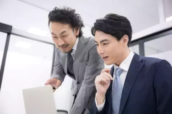 「トイレットペーパー大量持ち帰り、顧客名簿を転職先に持ち出し…会社員2000人に聞いた“闇落ち社員”急増の実態」の画像