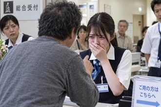 「そんなんじゃ聞こえねえよ」“女性受付にだけ”威圧的な50代男性。強めの口調で一喝され、病院を出禁になるまで／カスハラ相談があった企業はこの3年でどれくらい増えたのか調べてみた