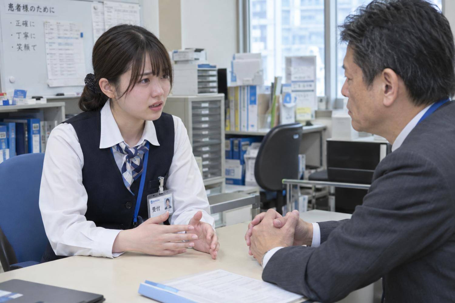 「そんなんじゃ聞こえねえよ」“女性受付にだけ”威圧的な50代男性。強めの口調で一喝され、病院を出禁になるまで／カスハラ相談があった企業はこの3年でどれくらい増えたのか調べてみた
