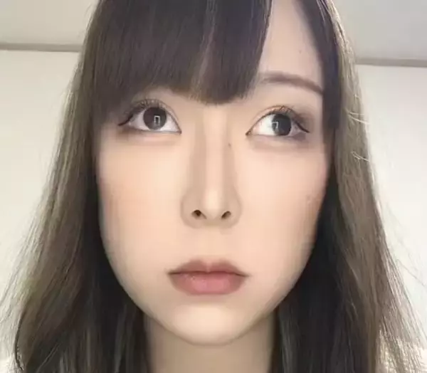 「「斜視あるある」がSNSで大反響。「目、どこ向いてんの？」蔑まれたコンプレックスを自ら発信する理由」の画像