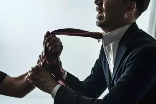 「歌舞伎町の「決闘」で男性死亡。なぜブレイキングダウンは合法で路上の「タイマン」は犯罪なのか？“合意の暴力”の危うい境界線」の画像