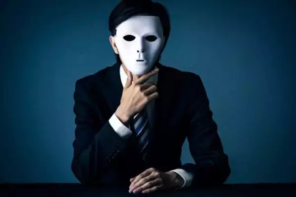 「不動産界隈に巣食う「闇落ち営業マン」の実態。資料改ざんに身分詐称、“悪魔の接待”まで…40代男性が被害を告白」の画像