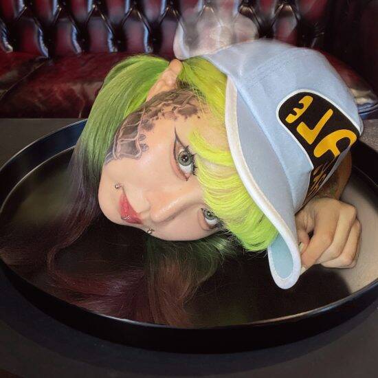 「タトゥーが心の支えに」全身タトゥーの女性彫師が大切にする仕事の流儀。「今は入れないほうがいい」と伝えることも