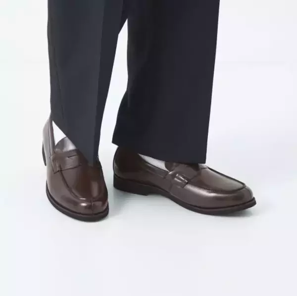 「1万円台で買える「あまり知られてないコスパ最強の革靴」本革なのに履きやすい傑作アイテム」の画像