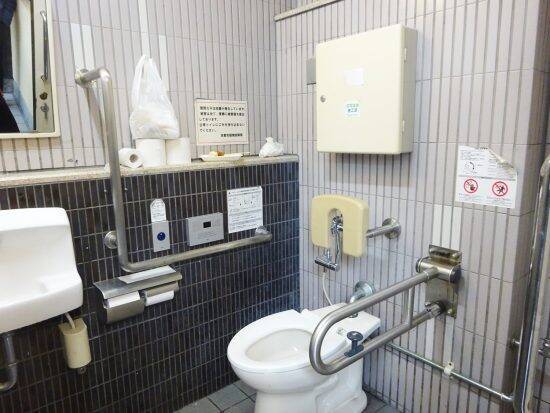 「結果マイナスにしかならへん」多くが“トイレ貸出拒否”…外国人観光客が殺到する京都でコンビニ店員が語った苦悩