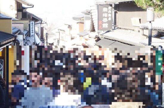 「結果マイナスにしかならへん」多くが“トイレ貸出拒否”…外国人観光客が殺到する京都でコンビニ店員が語った苦悩