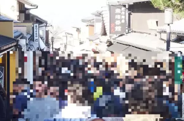 「「結果マイナスにしかならへん」多くが“トイレ貸出拒否”…外国人観光客が殺到する京都でコンビニ店員が語った苦悩」の画像