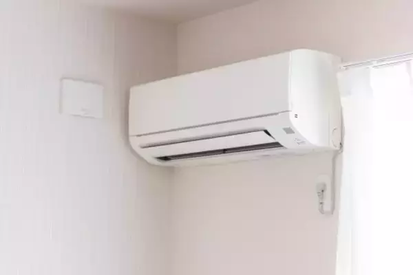 「冬だから大丈夫」は間違い。エアコンに潜むゴキブリやカビの恐怖