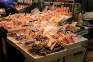 盗んだアラがカマ焼きに、釣った魚は高級料理に…記者が見た“格安飲食店”の異常な仕入れ