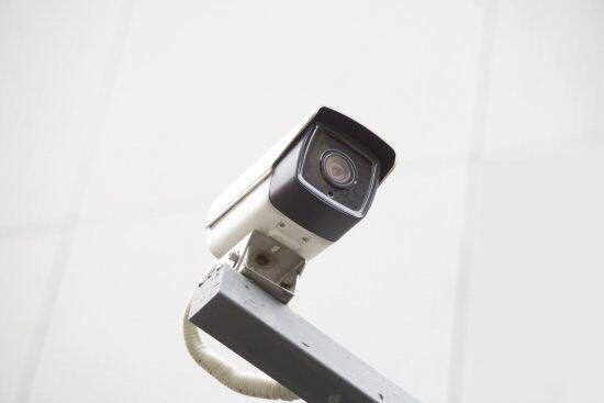 「財布見せてよ」路上で絡んできたヤンキー3人組を追い払った“意外な方法”。「みんな一目散に逃げていきましたよ」