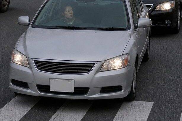 交差点で“あおり運転”された女性。恐怖で動けなくなっていたら…救ってくれたトラック運転手の“一喝”／実は「制限速度＝安全」ではない、道交法のちょっとした落とし穴