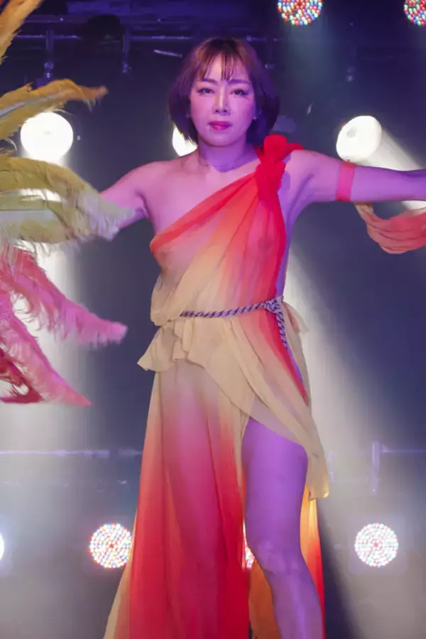 「「日本に17軒だけ残るストリップ劇場」の現場で起きていること。ベテラン踊り子が直面する現実」の画像