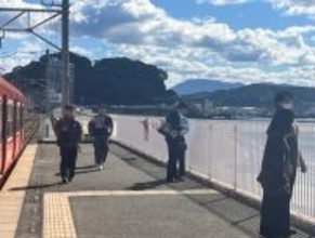 中国人が今「日本のトレンディドラマ」に熱狂するワケ。『東京ラブストーリー』『白線流し』…名作の聖地に観光客が殺到中