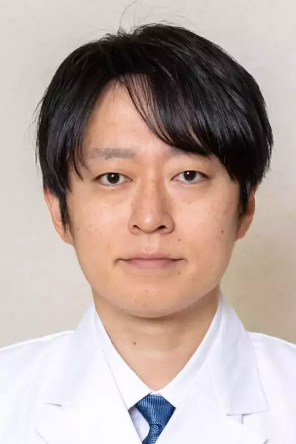 「「目の下のくま取り治療が原因で失明しかけた人も」片目縮小、顔がボコボコ…美容整形によるトラブルが急増しているワケ」の画像